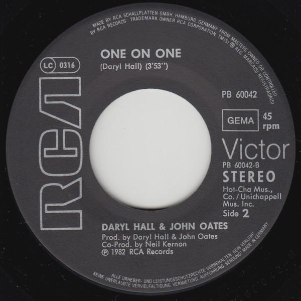 Daryl Hall & John Oates - Family Man - 7 Inch