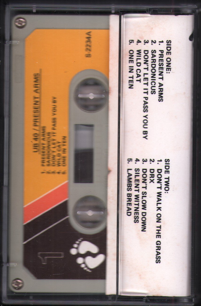 UB40 - Present Arms - Cassette