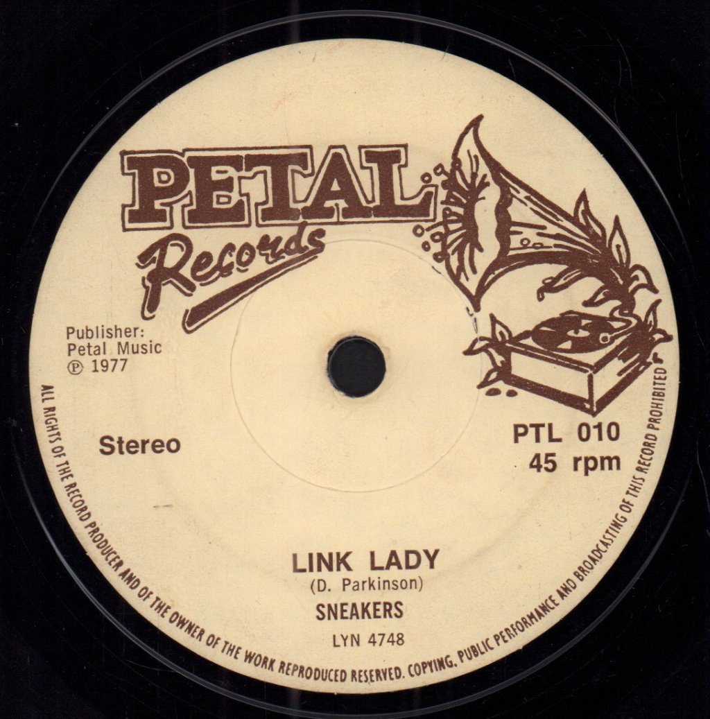Sneakers - Link Lady - 7 Inch