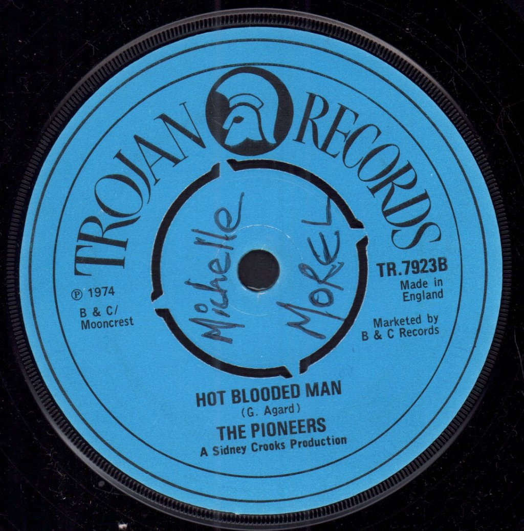 Pioneers (Reggae Group) - Honey Bee - 7 Inch