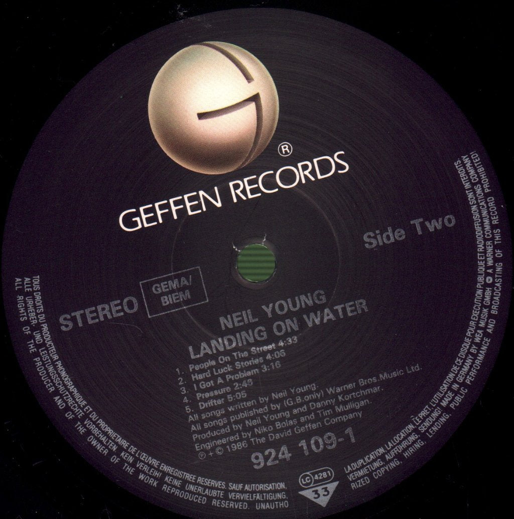 Neil Young - Landing On Water - Lp