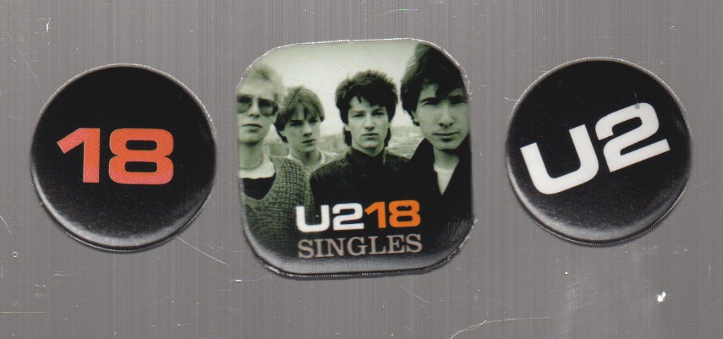 U2 - U2 18 Singles - Badge