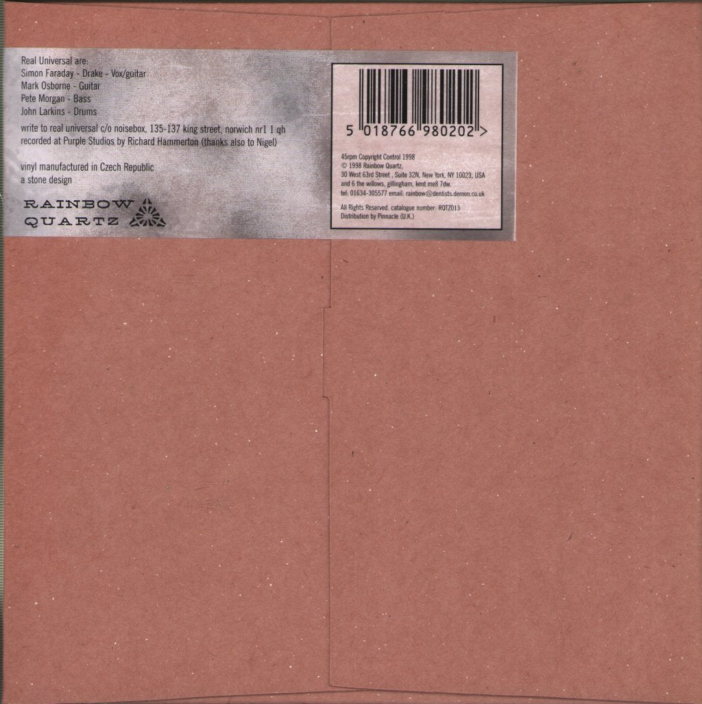 Real Universal - She's The Answer - 7 Inch