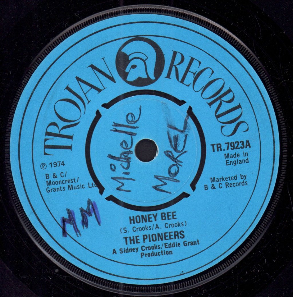 Pioneers (Reggae Group) - Honey Bee - 7 Inch