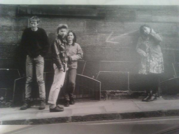 Shop Assistants - Here It Comes - 7 Inch Box Set