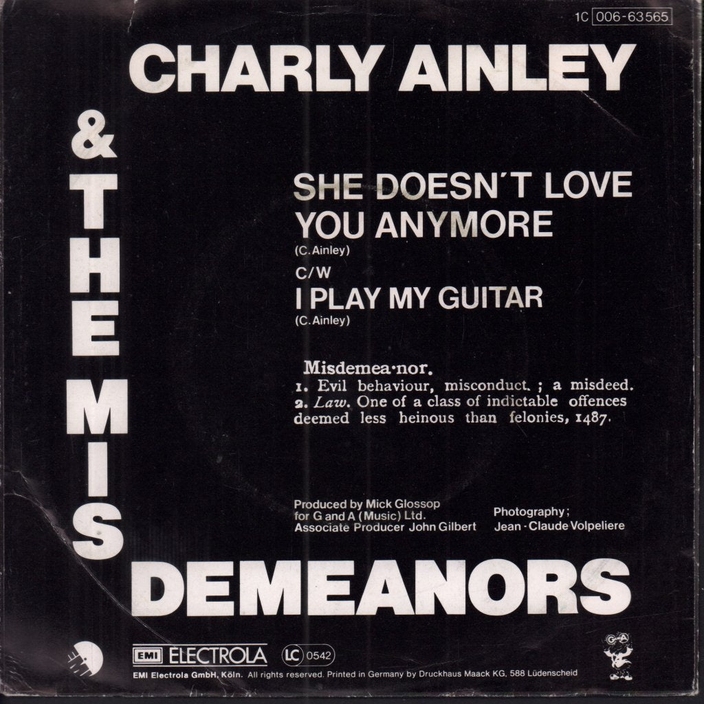 Charly Ainley And The Misdemeanors - She Doesn't Love You Anymore - 7 Inch
