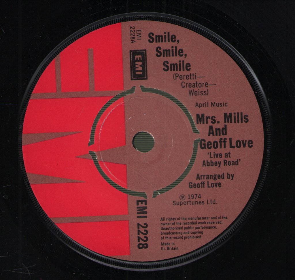 Mrs Mills And Geoff Love - Smile Smile Smile - 7 Inch