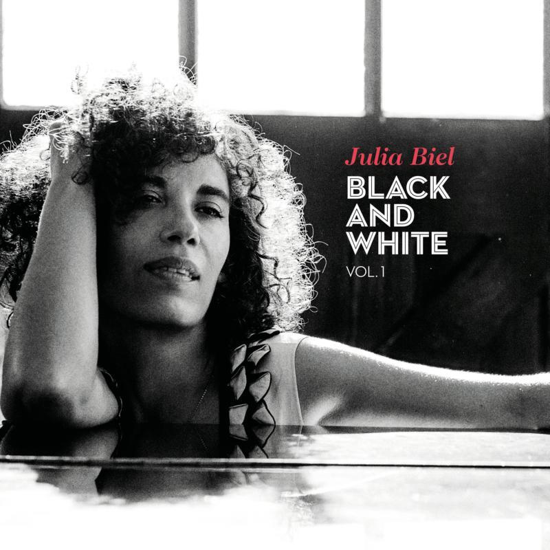 Julia Biel - Black and White Vol.1 - Cd