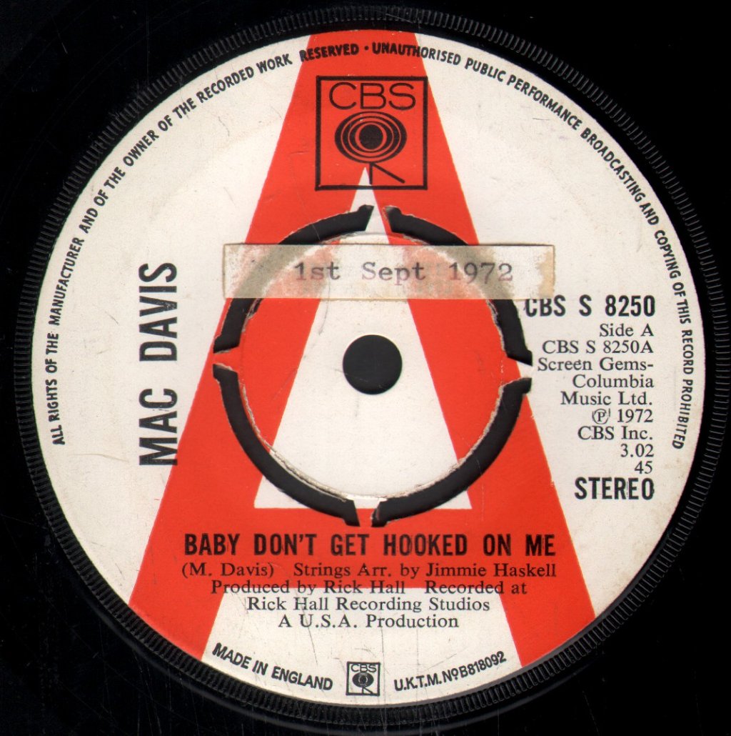 Mac Davis - Baby Don't Get Hooked On Me - 7 Inch