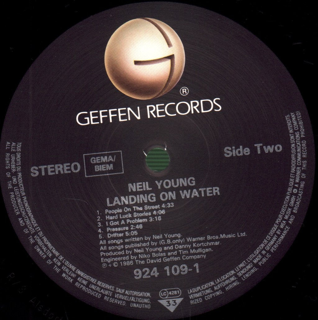 Neil Young - Landing On Water - Lp