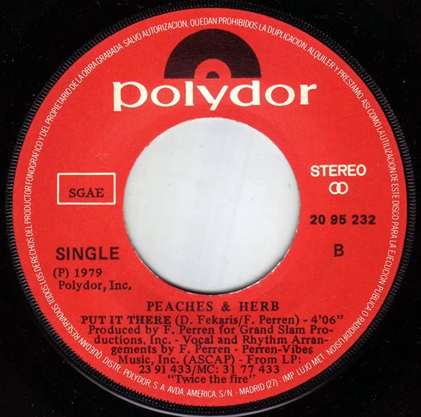 Peaches And Herb - Howzabout Some Love = ¿Quieres Amor? - 7 Inch