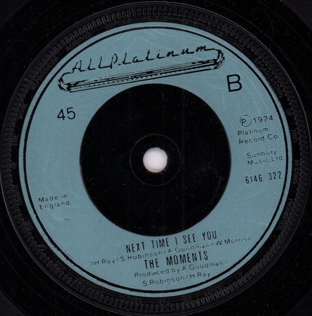 Moments (70'S Group) - It Don't Rain In My Back Yard - 7 Inch