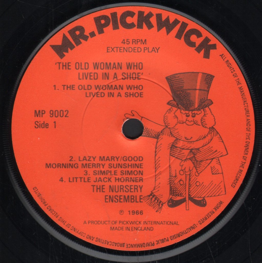 Nursery Ensemble - Old Woman Who Lived In A Shoe - 7 Inch