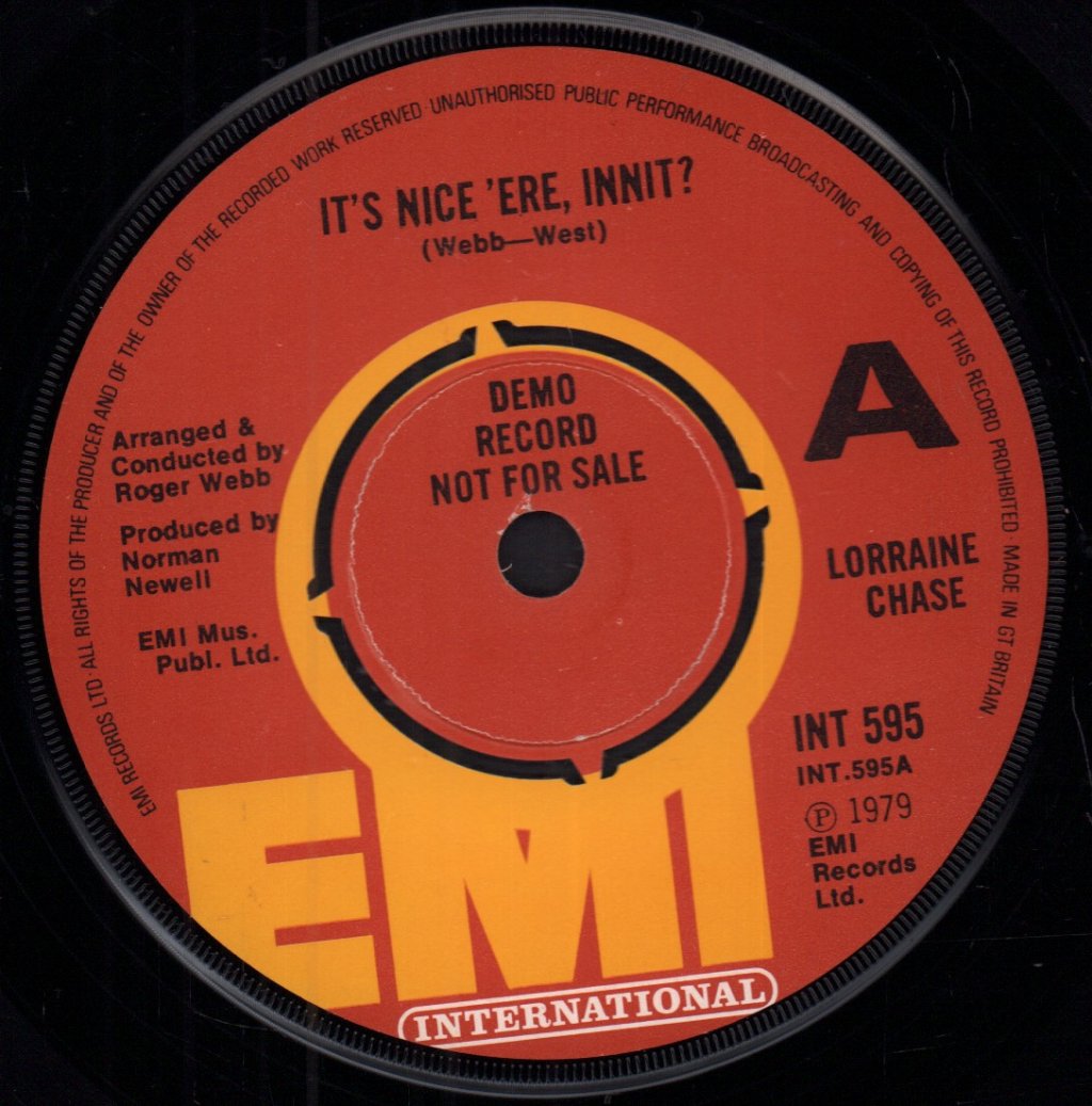 Lorraine Chase - It's Nice 'Ere Innit - 7 Inch