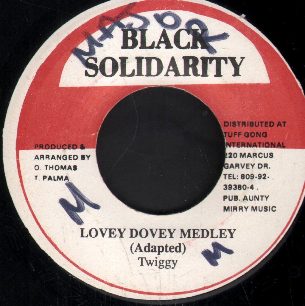 Twiggy - Lovey Dovey Medley - 7 Inch
