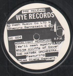 Hatbox Orchestra Featuring Miss Diana Descant - Moonlight Memories - 7 Inch