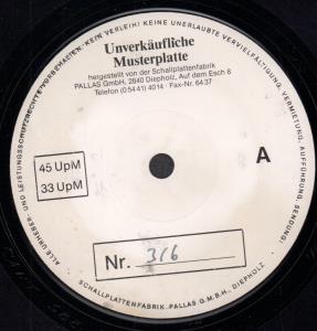 Nothing Remains - Grey - 7 Inch
